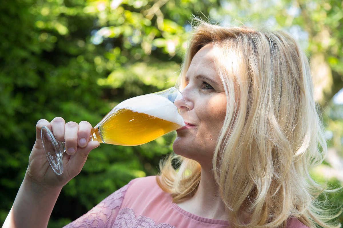 Enjoying_profit's tweet photo. Wist je dat het beste proeftijdstip van #bier na het ontbijt en voor de lunch is? #Enjoyingbeer #Blokker https://t.co/mJA7H3GSnN