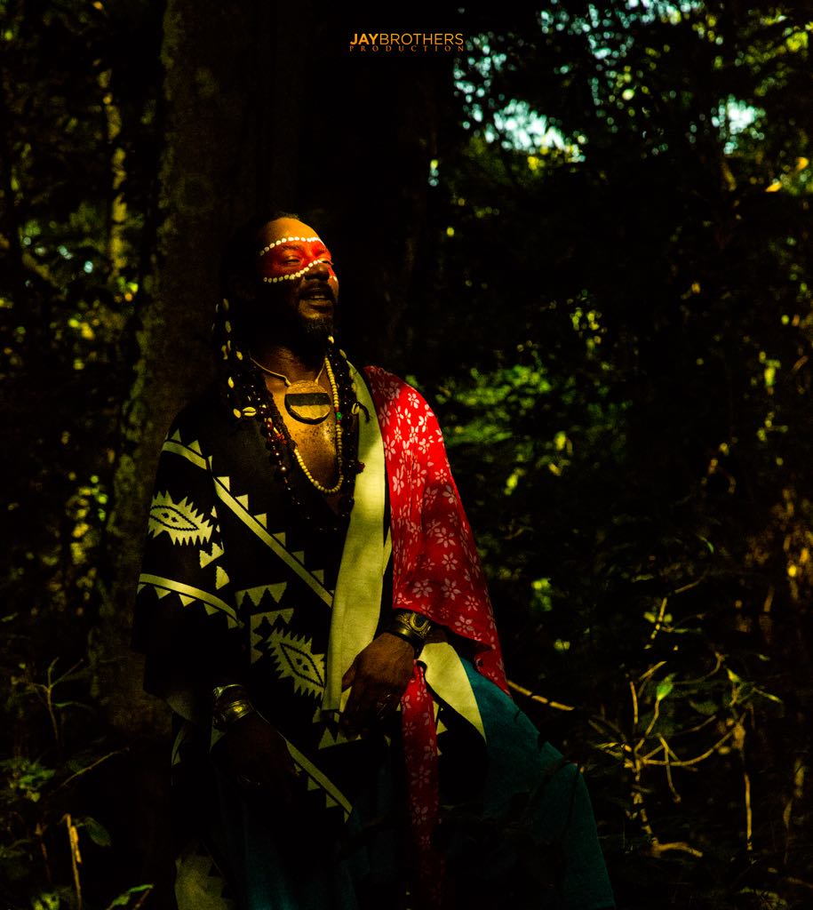 Teeejay10's tweet photo. "A hint at what we've been up to lately. @bohemian_the_shamanic  @itskinz @aysugarr @sequencewithseyi @teejay10 @tem https://t.co/0DT1ZhD3OH