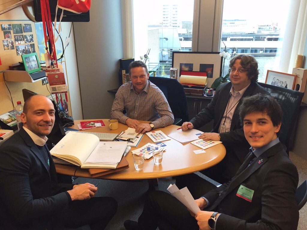 Vincent_I_Herr's tweet photo. #FreeInterrail spreads: @ManfredWeber joins @RebHarms, @istvan_ujhelyi, @zeitonline, @JEF_de, @POLITICOEurope i.a. https://t.co/XD250QyZzG