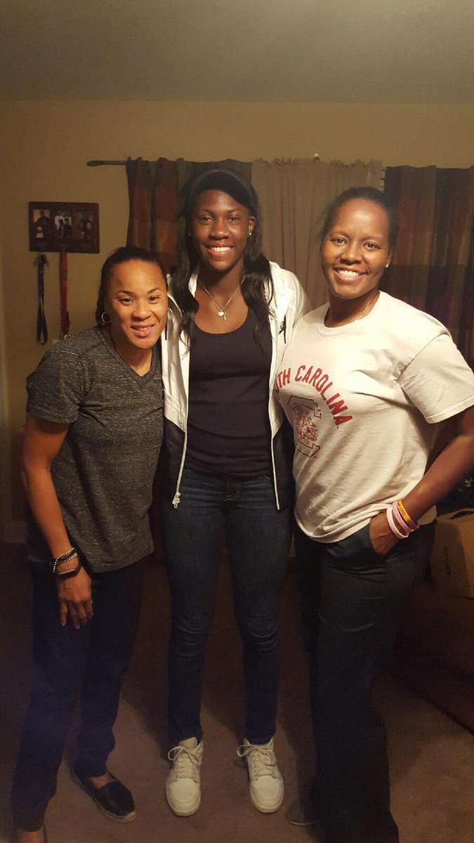 FBCMotton's tweet photo. 2018 Rhyne Howard got visits from GT, UA & SC. She also had a campus visit to UF. Recruiting Season is ♨️up #FBCU https://t.co/zsDbAajlqG