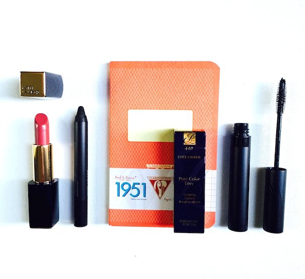 davelackie's tweet photo. I'm giving away this Lauder Chic for Autumn set on Twitter! To enter RT &amp; follow @davelackie https://t.co/xFEqwZquGx