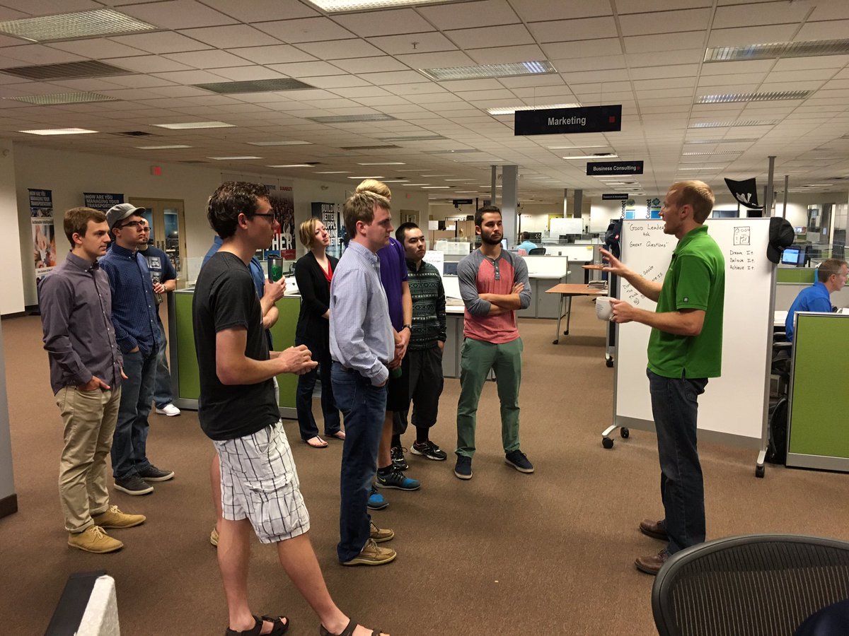 LeanLogistics's tweet image. Hope College seniors majoring in CS toured our headquarters today. #developersrock #leanlogistics #techteam