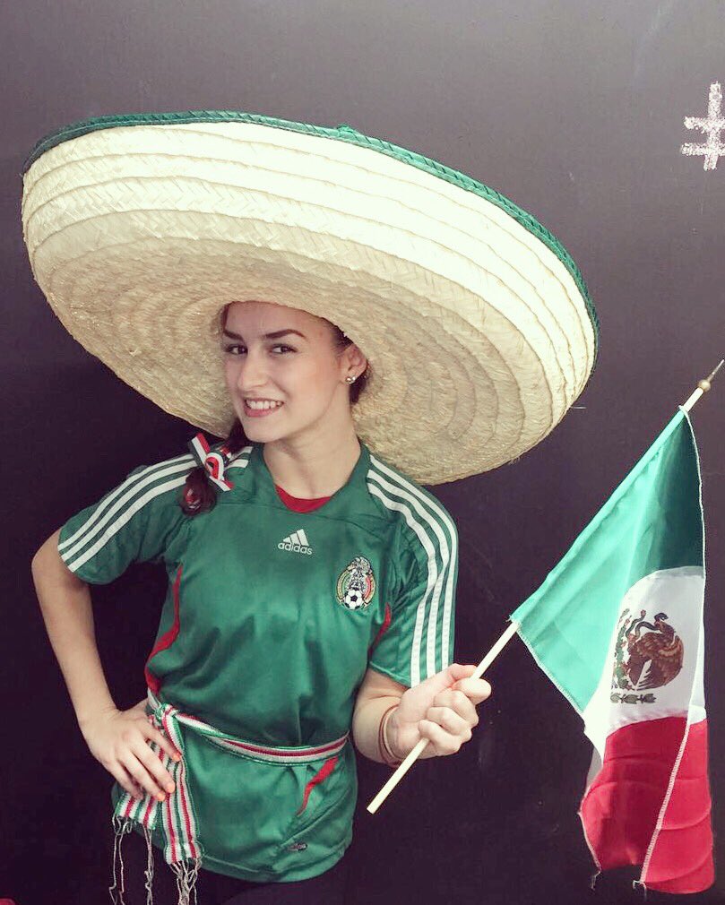 barbara_sepur's tweet photo. De Fiesta Mexicana en #Fit78! A bailar la Macarena, el Noa Noa, el Mariachi Loco y Tequila con mucho power!💪🎊🇲🇽 https://t.co/YsoQLzylUj