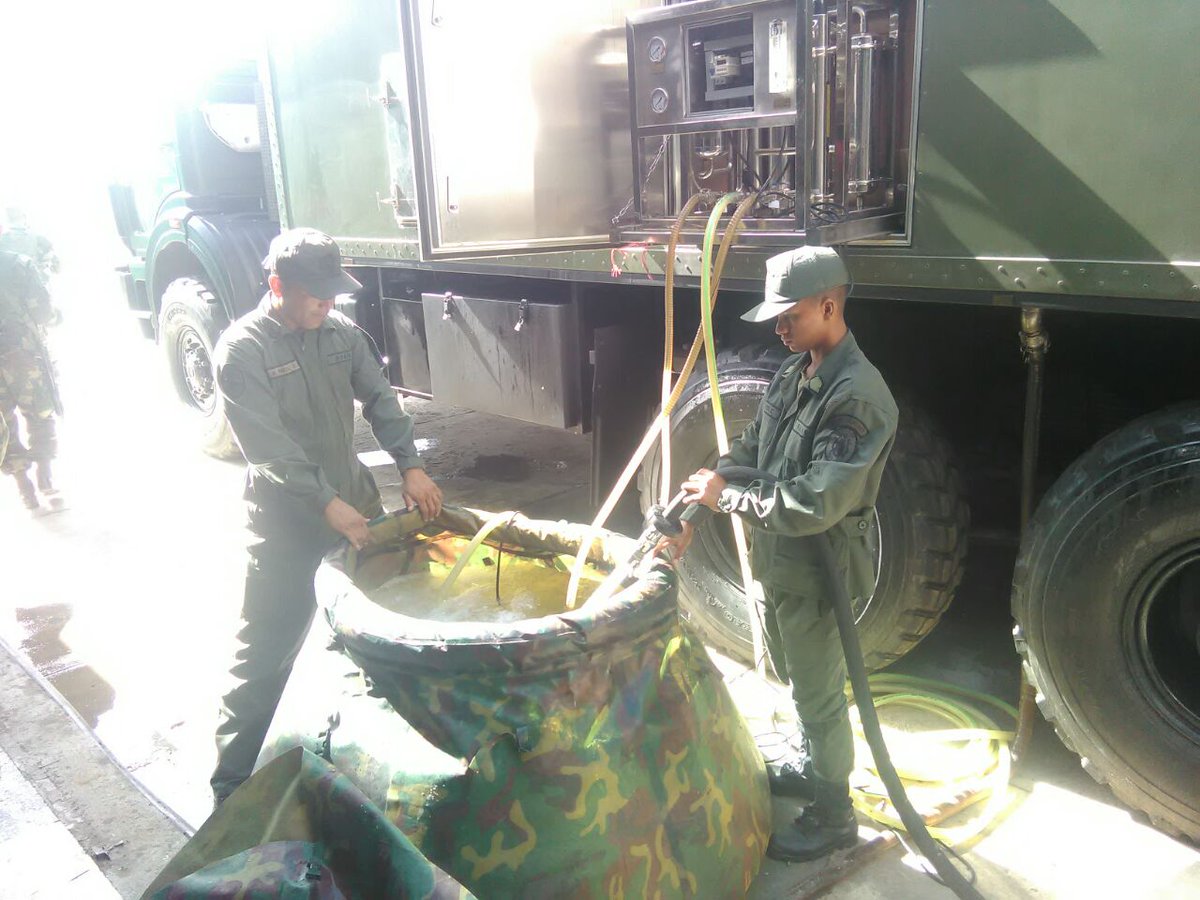 Vehículos logísticos del Ejército Bolivariano CsU37omWAAAmM9D