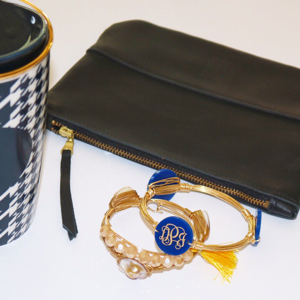 Gemma22758693's tweet photo. Be Marvelously- Monogramed this fall with @IsleCoast #fashion #monogram https://t.co/WAjvFxTHrQ