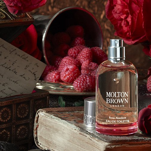 MoltonBrownUSA's tweet photo. NEW #RosaAbsolute holds the secrets of a darkly luxuriant #redrose https://t.co/bc7hv4qQlN  #MoltonBrown #EDT https://t.co/gUJdOKxcpu
