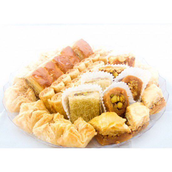 ArezFood's tweet photo. #baklawa #namoura #maamoul #fresh #bakery #lebanese https://t.co/zn9Y0pJyca https://t.co/8igIZo7kDf
