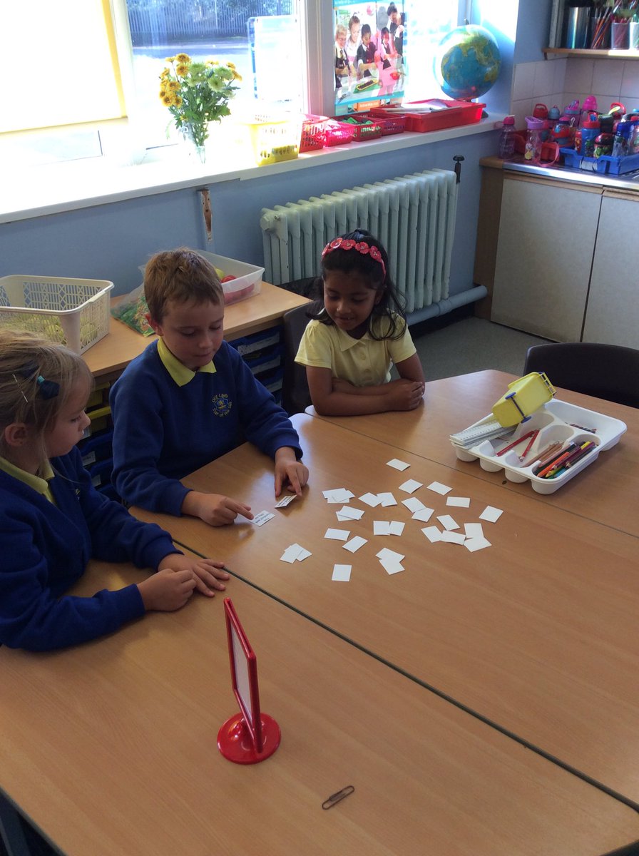 ourladystar2b's tweet photo. Playing pairs in Maths this morning! #maths #placevalue #3digitnumbers https://t.co/wxhqvovTYz