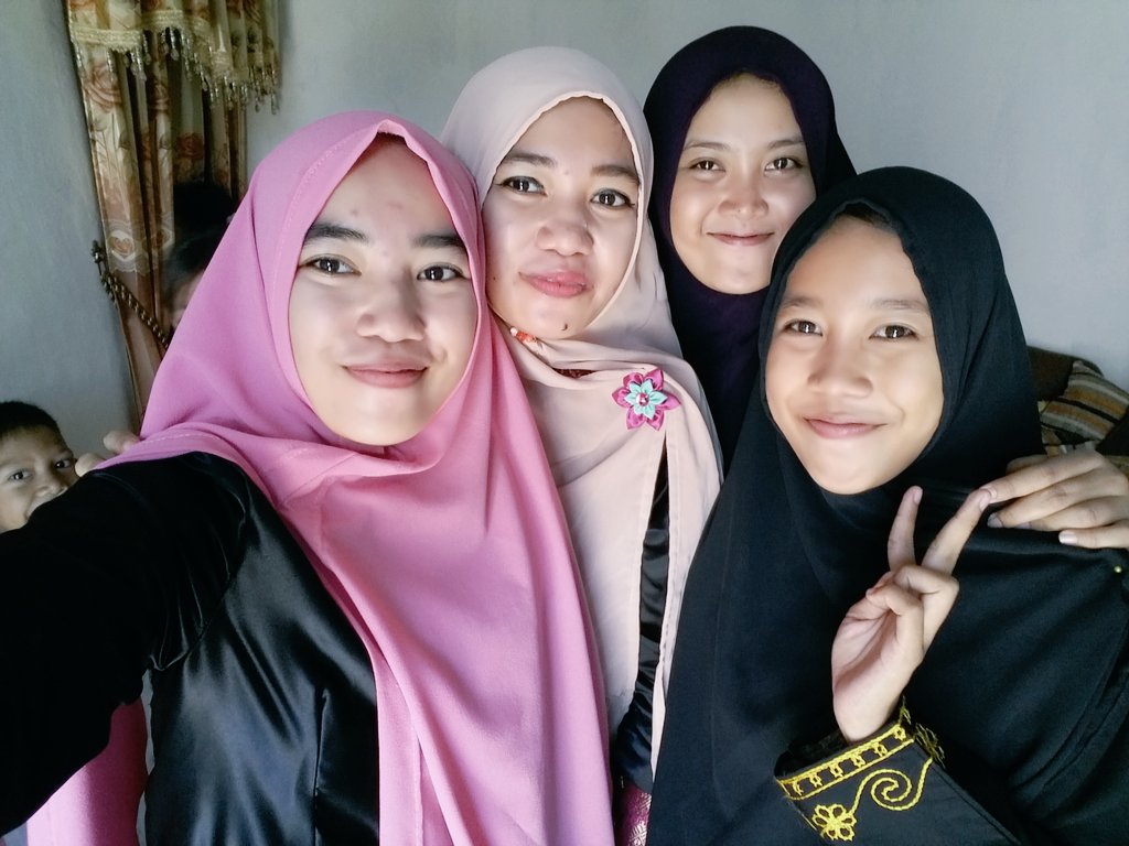 anthie_91's tweet photo. My family😙😍 https://t.co/LY8xZelvDx