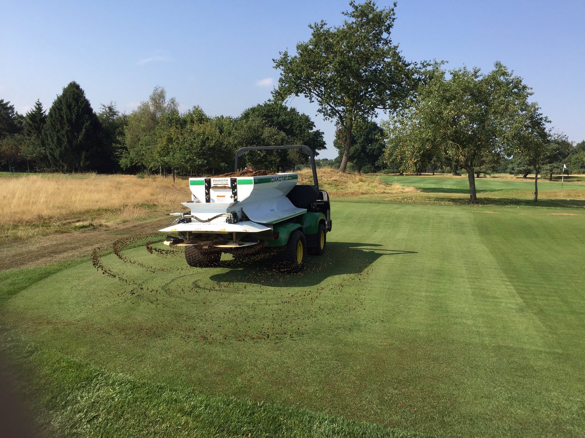 samevansmg's tweet photo. Demo of Dakota Topdresser today @CampeyTurfCare #evenspread @FulwellGC https://t.co/tKaUgUtIRO