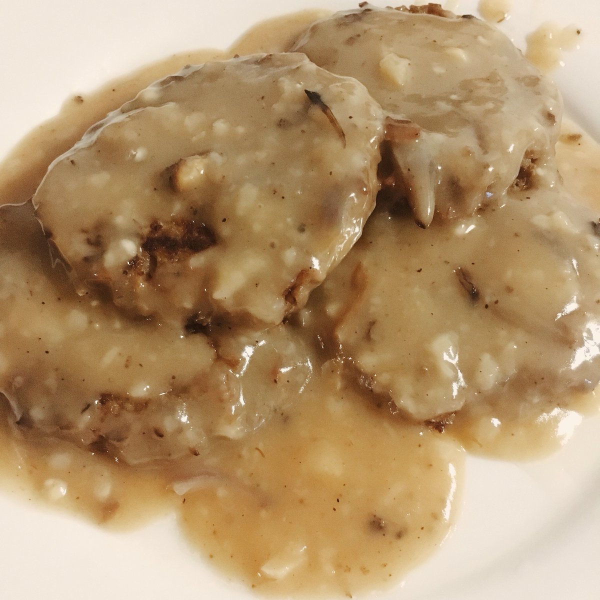 marikkaczerina's tweet photo. Beef-Mushroom burger steak with gravy #MariaCooks #CookingwithMaria https://t.co/Rd9JNgPGFE