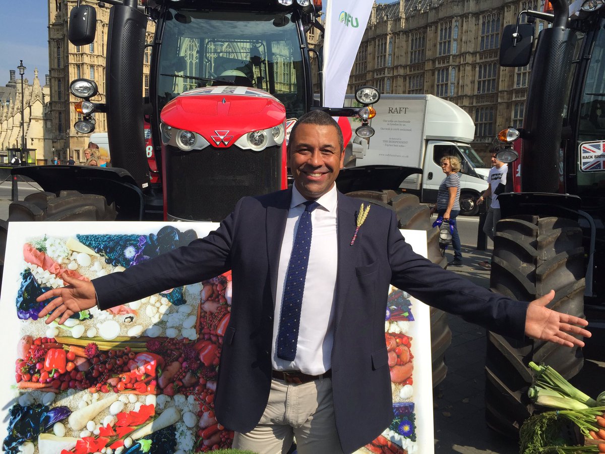 JamesCleverly's tweet photo. Happy to support #BackBritishFarming today. Our food growing industry is essential to our economy. https://t.co/RAuCEOG4CS