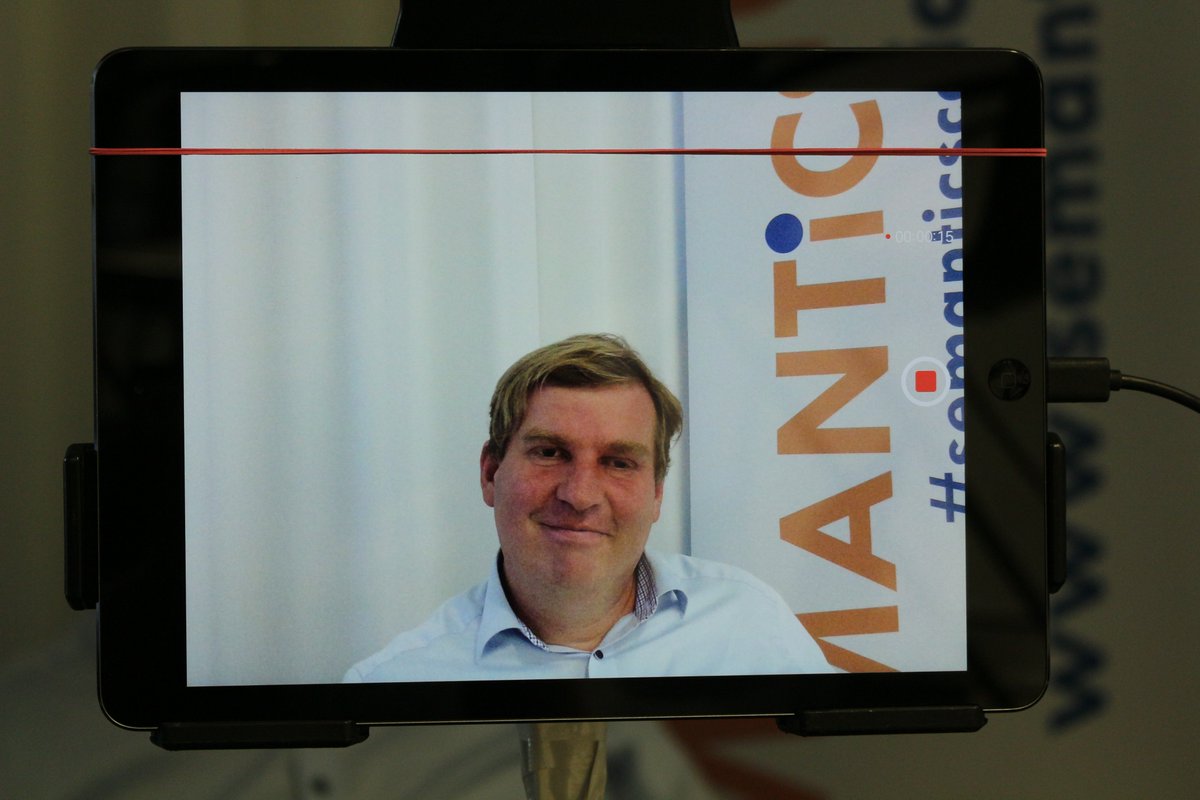 SemanticsConf's tweet photo. #SEMANTICS2016: @SoerenAuer from @UniBonn / @FraunhoferIAIS
Video -> https://t.co/eTGbRCFLet
#semanticsconf #BigData https://t.co/skzWY6wWkv