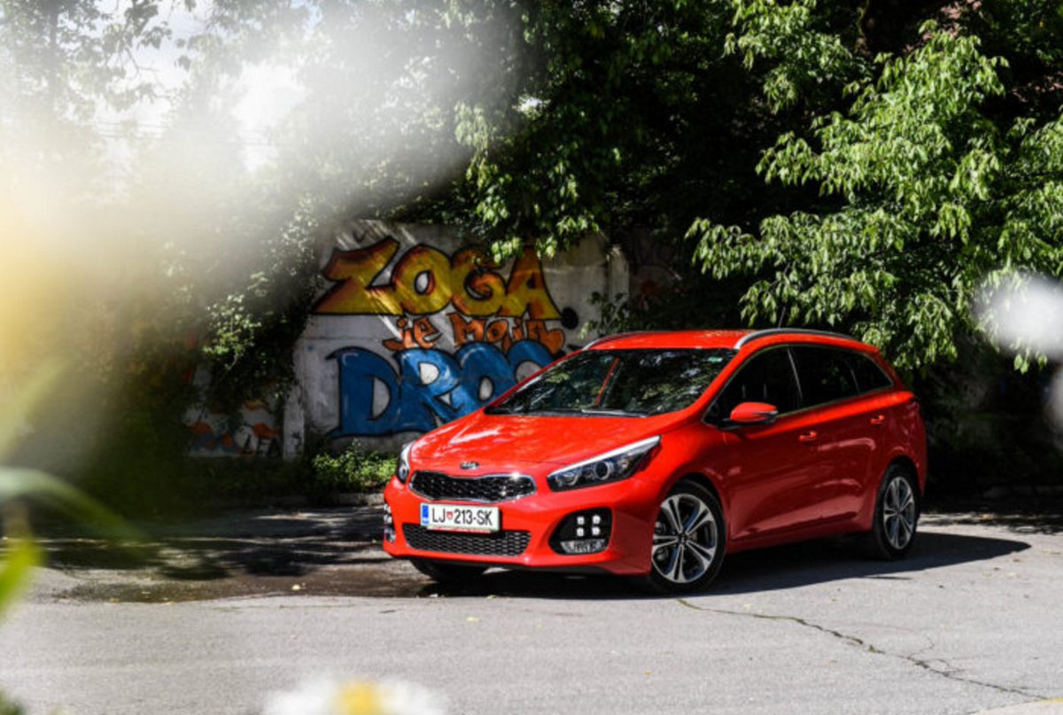 avtomobilizem's tweet photo. Prvi vtis: vau!
#KiaCee'd SportsWagon 1.6 CRDi GT Line Navi @kia_slovenija https://t.co/cNNza1oegA https://t.co/gXAtToIsAD