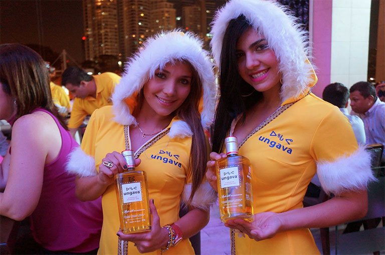 unlisted_roots's tweet photo. A Canadian gin brand that appropriates Inuit culture to sell alcohol. https://t.co/wHuB1BUl3t #thepoliticsofdesign https://t.co/zNbLZEnmvH