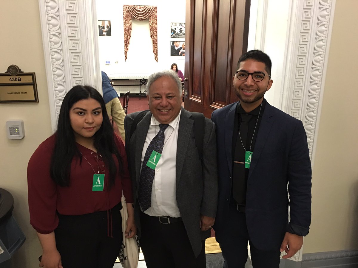ArtLopez_CS's tweet photo. Getting ready to present @ White House! #CSforAll #APCSPfirstweek #suhilives @SweetwaterSuper @Sweetwater_Curr https://t.co/AcZz0ZaCPV