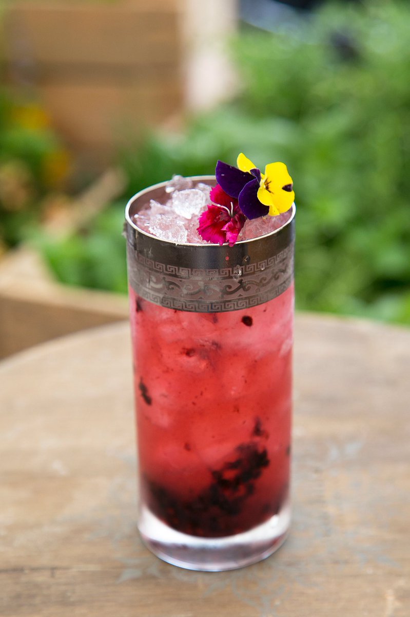 Should've kept the mashup bar open for days like these... ☀️🍸🍻<a href="/GinGarden/">The Gin Garden</a> <a href="/sipsmith/">Sipsmith Gin</a> <a href="/CrateBrewery/">CRATE Brewery</a> #thirsty #overhere
