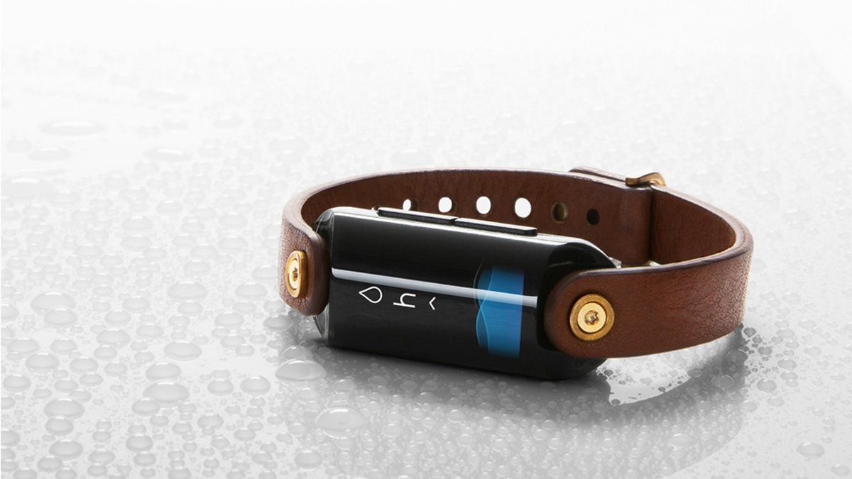 frogdesign's tweet photo. #frogVentures partner @BSXtech launches the first wearable hydration monitor, LVL: https://t.co/EZxLWnFyH0 https://t.co/FWVLiIlRja