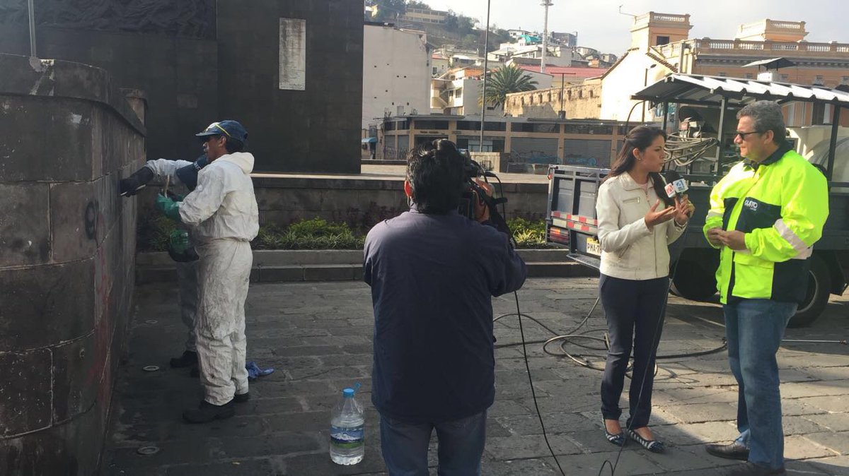 EmAseoQuito's tweet photo. Sigue nuestra limpieza de grafitis EN VIVO en @teleamazonasec desde parque la Alameda por un #QuitoLimpiecito https://t.co/BVidmZOG4I