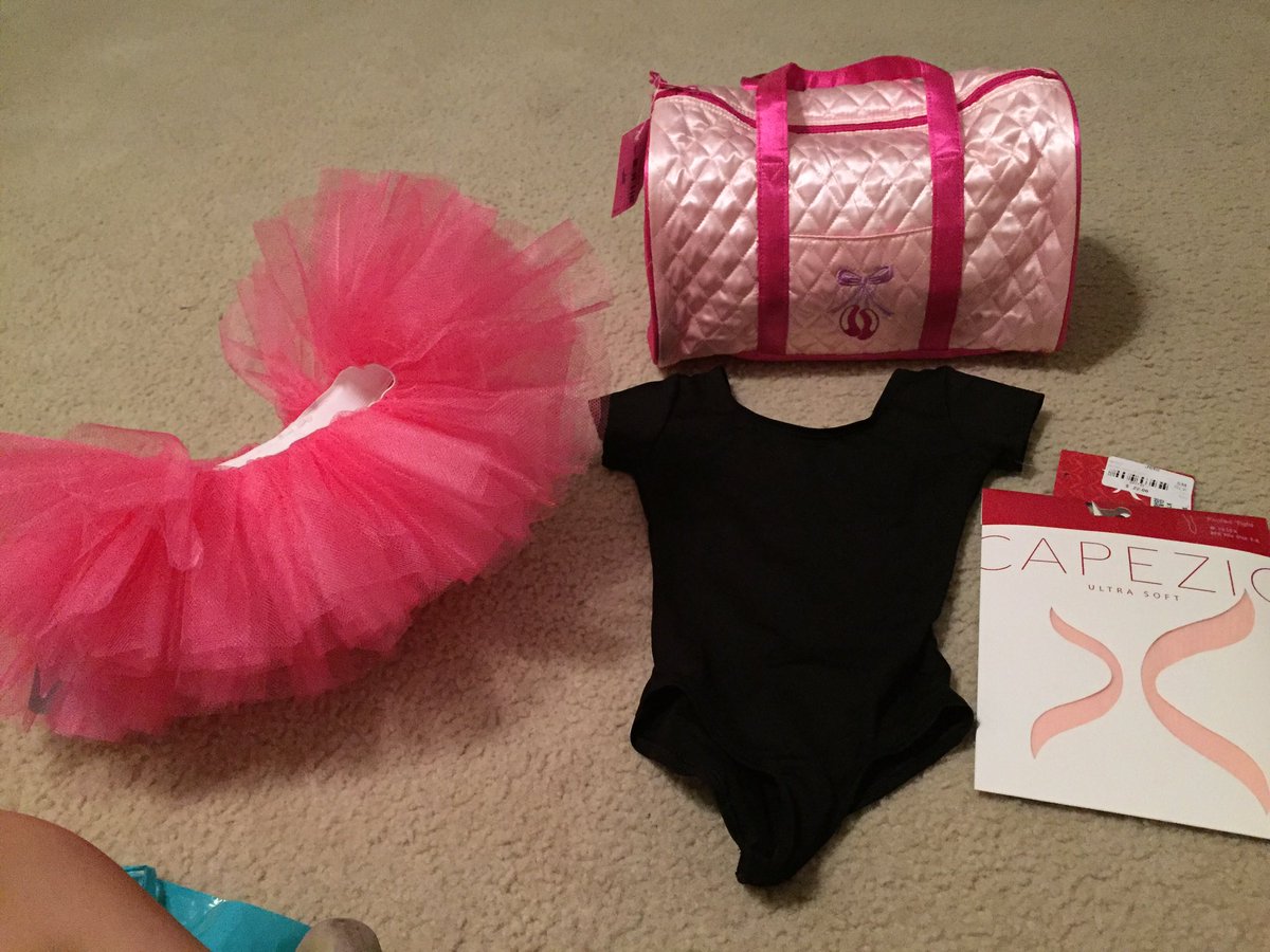 C_Bays's tweet photo. Lydia is ready for dance today 💗 https://t.co/ZABx4XdHVb