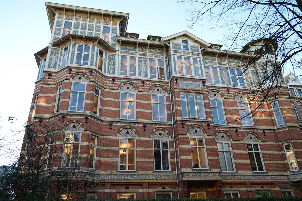 Voormalig hoofdkantoor PvdA wordt dure appartementen erfgoedstem.nl/voormalig-hoof…