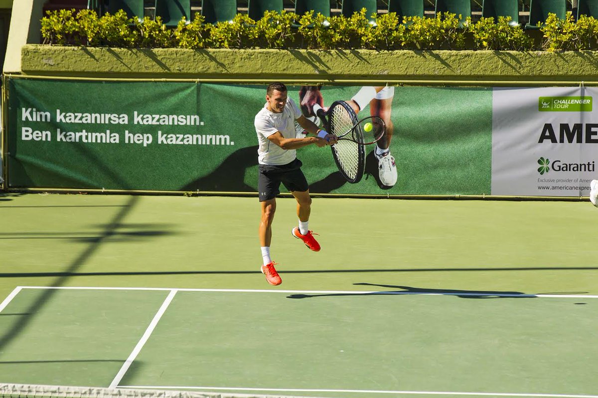 3 nolu seribaşı Tobias Kamke, elemelerden gelen Daniel Elahi Galan'ı 6-3, 6-2 yenerek son sekize kaldı. #IstanbulCH