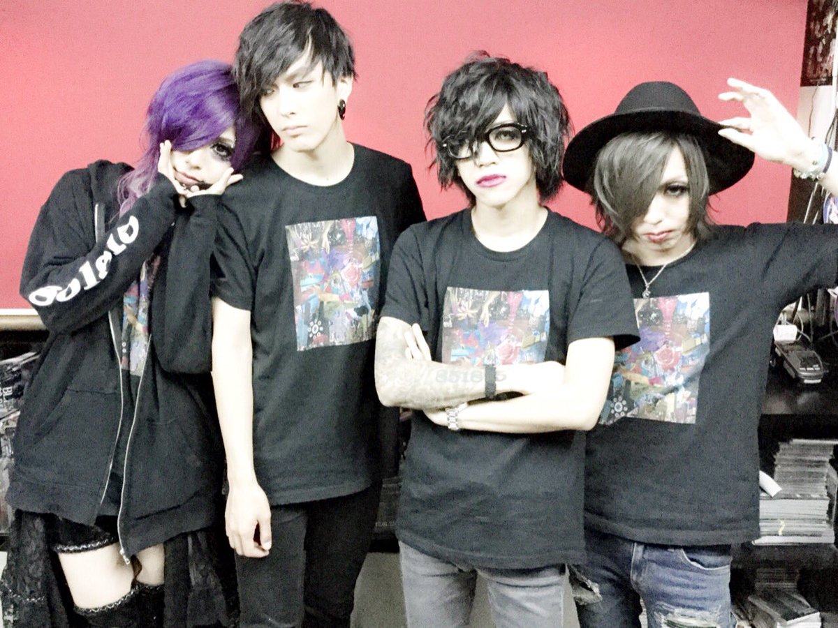 DDRM_official's tweet photo. 【オフショット】
池袋Brand Xインストアイベントありがとうございました✞✞

お久しぶりの東京インストアイベントという事でお時間も長めに行わせて頂きました✞✞皆様お気をつけてお帰り下さいませ✞ https://t.co/vT8AkwMxkm