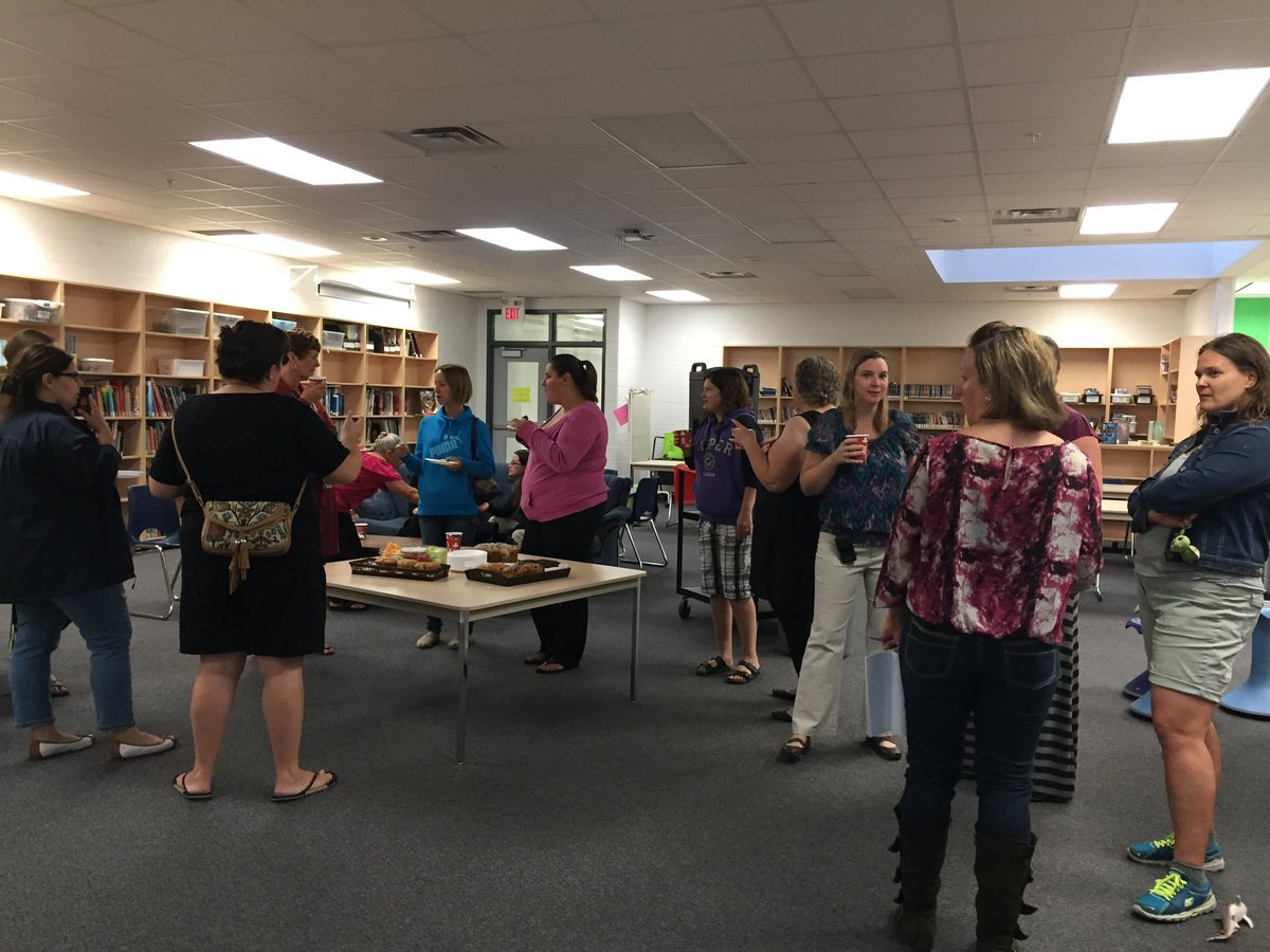 APSPatriots's tweet image. A great turnout at our Parent Council drop-in this morning.  More members are always welcome!  #manyhandslightwork