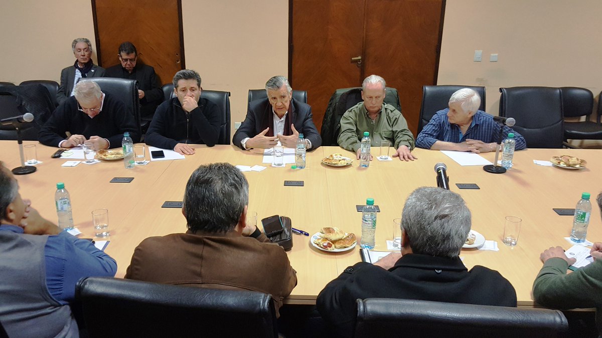 joseluisgioja's tweet photo. Reunidos con la conducción de la CGT, compartiendo la inmensa preocupación por la situación de nuestros trabajadores https://t.co/5pAl4iUijg