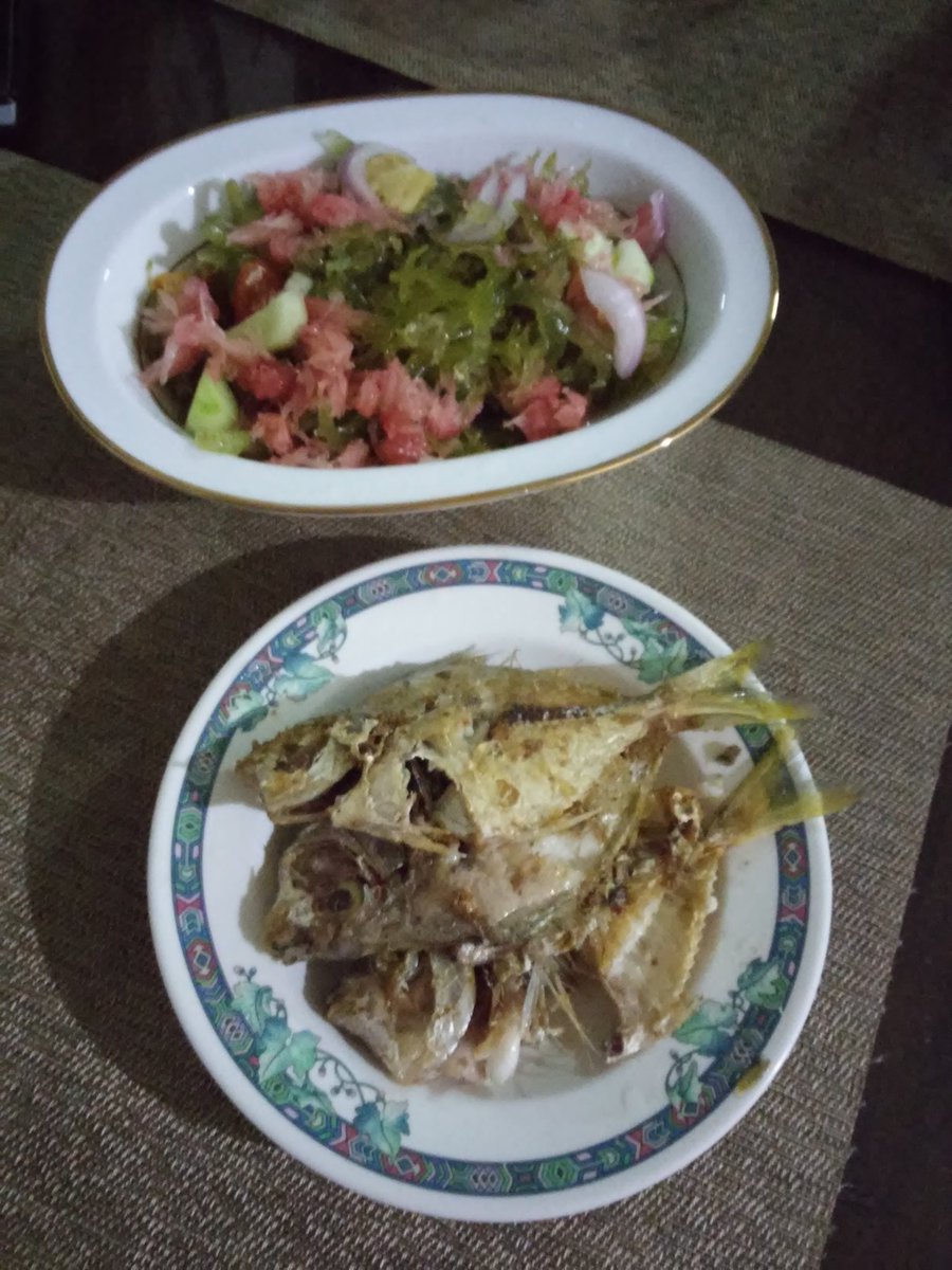 lordrolan's tweet photo. My dinner is ready... Let's eat #seaweed #myfavorite #agaragar #driedfish https://t.co/IXaff9nWbU