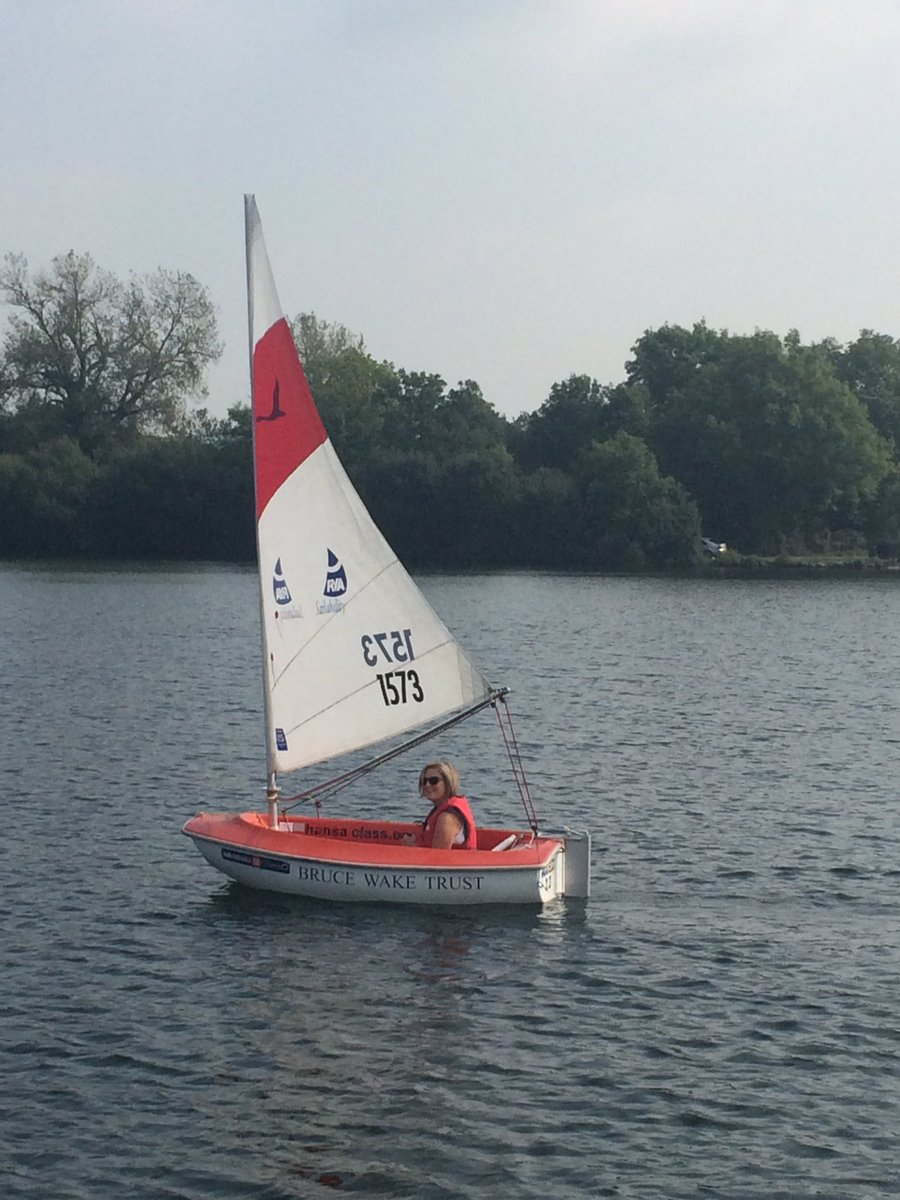HansaClassUK's tweet photo. What a perfect day for sailing @WhitefriarsSg in the sunshine! @RYASailability #sailing #hansaclass https://t.co/8CJJu9cS77