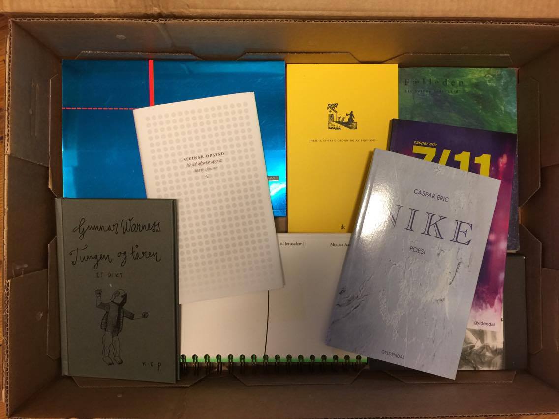 Vinneren av skrivekonkurransen annonseres fredag! Som premie: Snadderbokpakke med bøker fra festivalens deltakere.