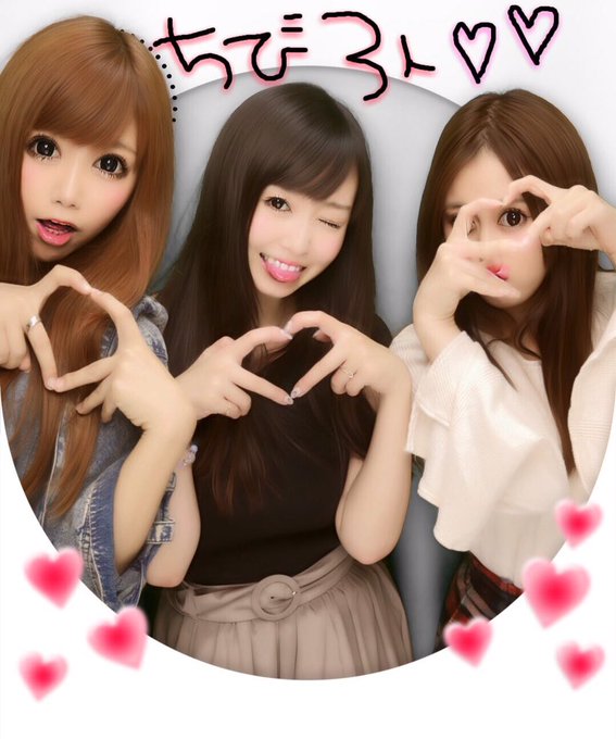 芹野と紅たんと６年４組行ってからのボウリングしてきた🎳💓  あたしだけ離脱して２人はカラオケへ🎤笑  楽しかったなぁーーーーー😂 https://t.co/WoWqSypcDy