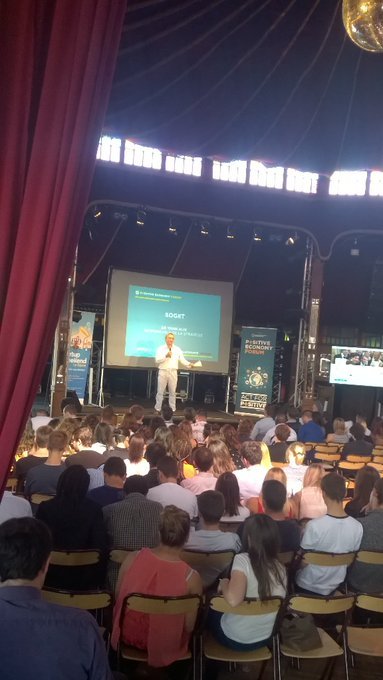Yann_Sefacil's tweet photo. @Yann_Sefacil #LHFORUM #noisyjob ou comment NOISE invente le Positive Economy Stand-Up! Cool, frais, positif! BRAVO! https://t.co/5Q5MdR6Ao3