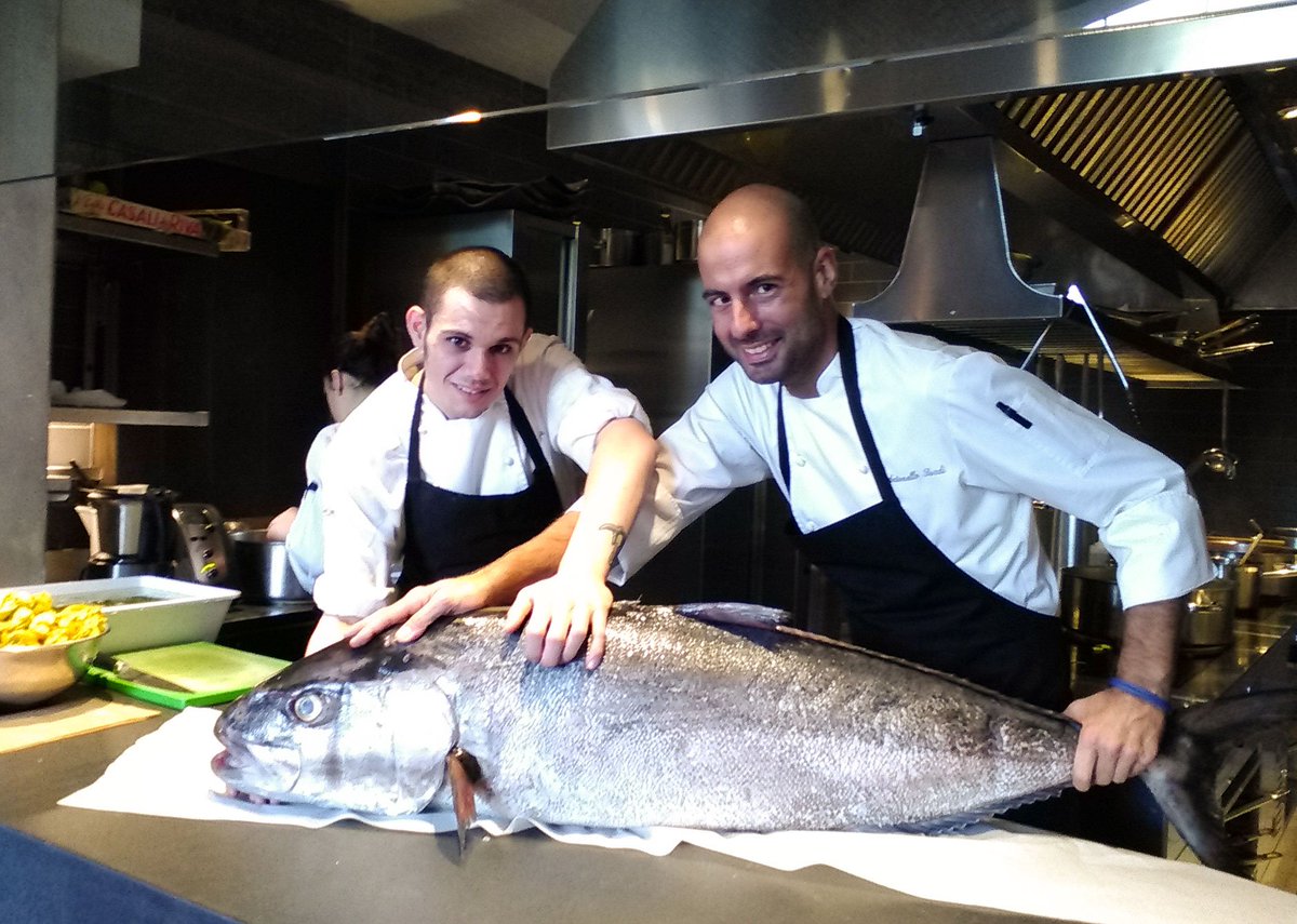 BuonCaffeFi's tweet photo. The daily catch just landed at La Bottega in the form of a gleaming amberjack. #fresh #fish #0km #slowwfood https://t.co/HSbTCHUh7M