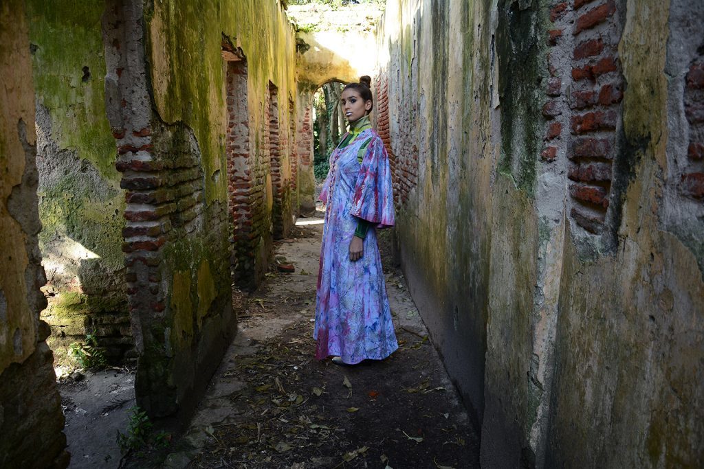 Colección inspirada en la re-apropiación de la naturaleza sobre la arquitectura abandonada: bit.ly/2at08o1