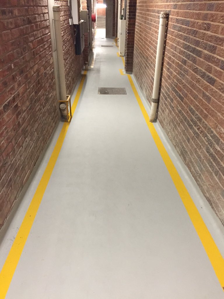 Gerhardtecfin's tweet photo. #TechnicalFinishes #Polyscreed #Menlynparkshoppingcentre #Bigproject https://t.co/yrKwiTfH8v