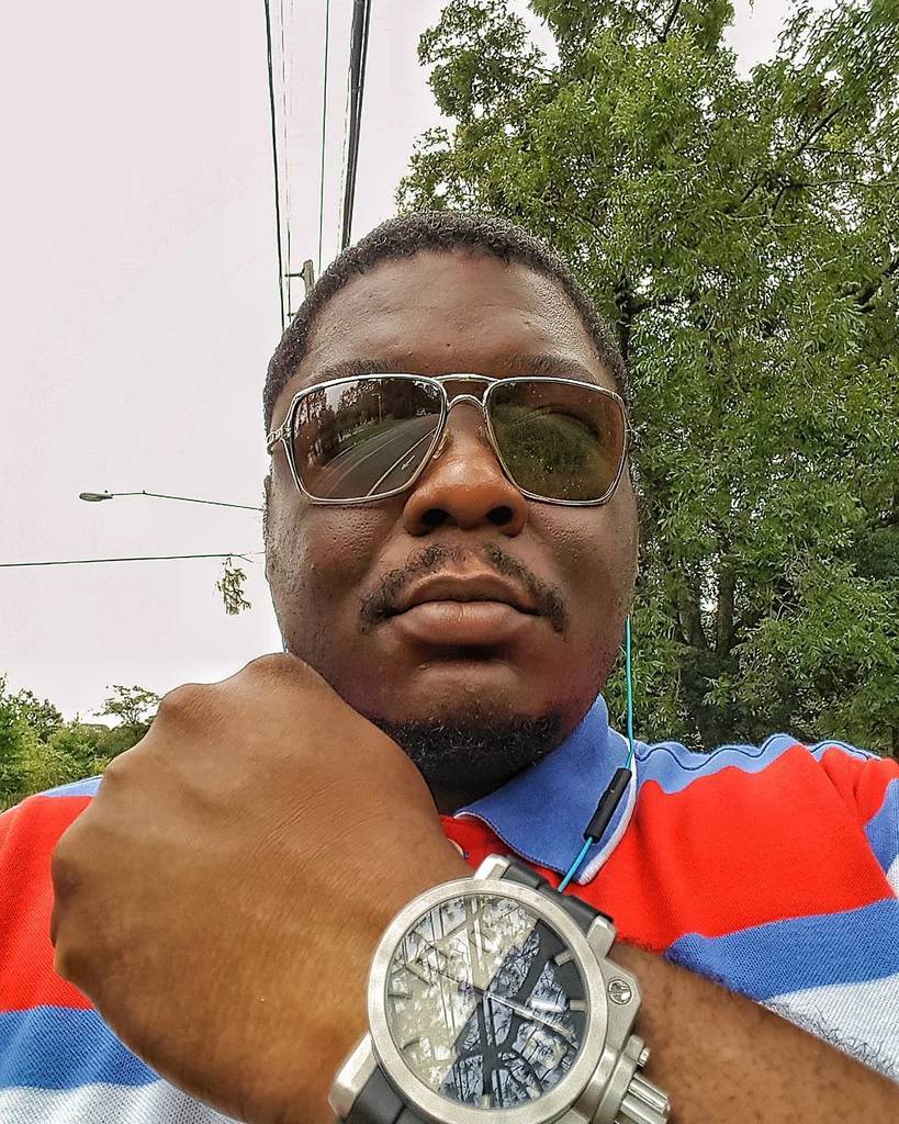 qlr's tweet photo. #inmate #oakleyselfie #vr28 #gearbox https://t.co/fh1vrd9UpQ