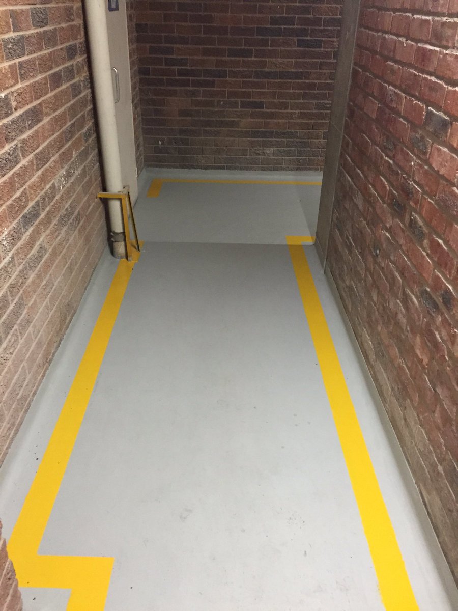 Gerhardtecfin's tweet photo. #Polyscreed #TechnicalFinishes #Menlynparkshoppingcentre #Bigproject @technicalfinish https://t.co/ql6nTlZAcM
