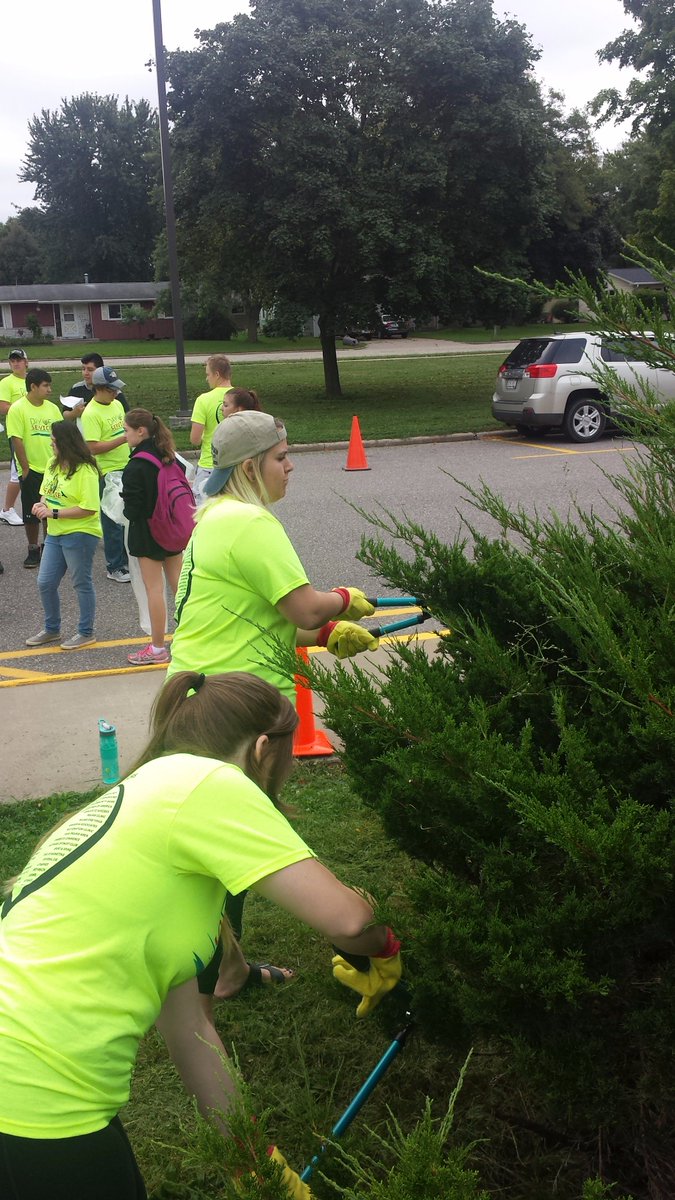 Let the serving begin!  Students are out and about making a difference.  Support them if you see them! #GivingBack