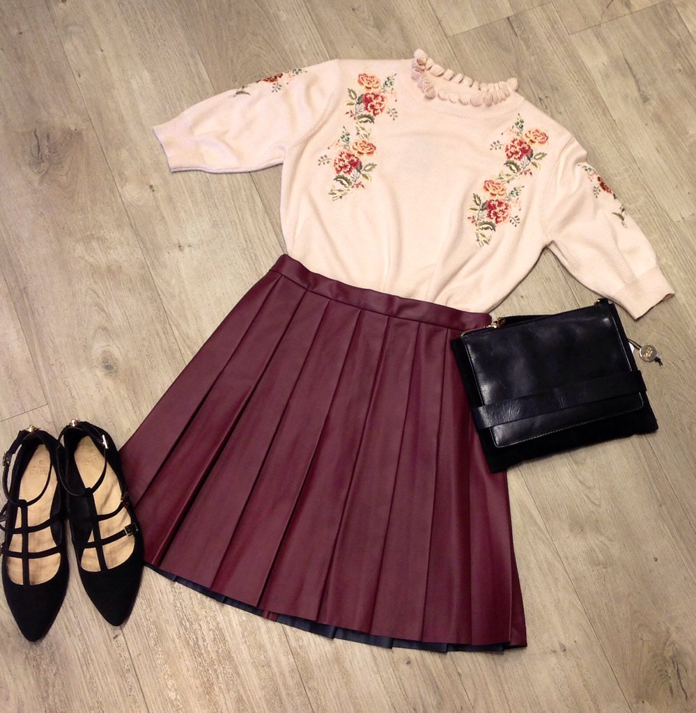 Oasis_Liverpool's tweet photo. Who's autumn ready ? We know we are with our embroidered florals.. @OasisFashion #mypersonalstylist https://t.co/FTEcJJfold