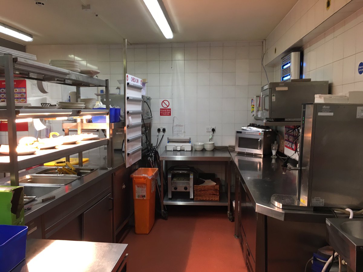 Flagstaff_BF's tweet photo. Deep clean and reorganise kit equipment @flagtaff island @chrislewis6 @SpencerGraydon https://t.co/gSQjGUOo2W