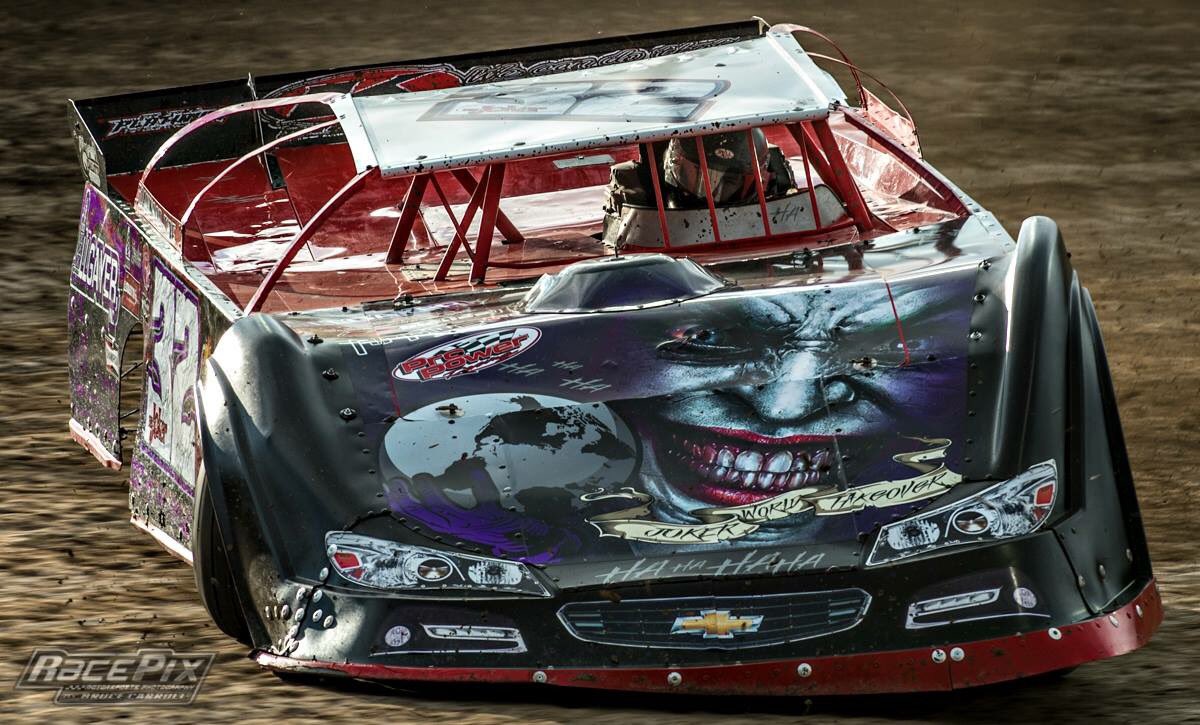 dirtcarfollower's tweet photo. @BobbyPierce32 wheeling his World 100 winning late model @EldoraSpeedway ! Bruce Carroll caught this shot #RacePix https://t.co/sK3owRkWrb