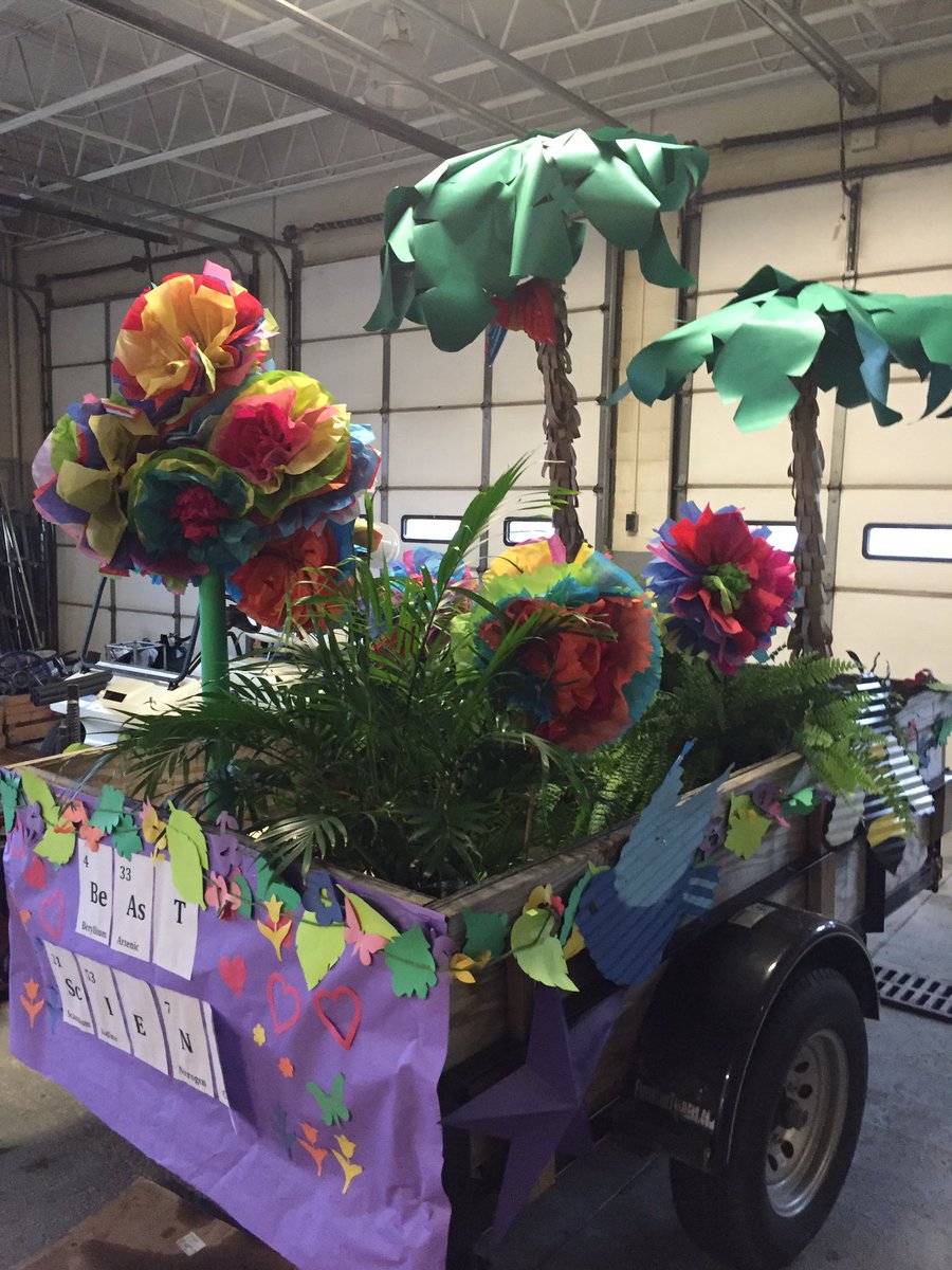 DrJeffWagner's tweet photo. Looks like a parade is about to happen!  Get a spot early, it will be fun!!!  #bpsne #GoBEast @ChieftainNation https://t.co/UWGSDy4D0x