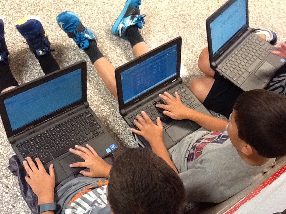 LDS_MrsMatyas's tweet photo. Our pentagons working on their topic 1 project! #problemsolving #creatingtables @CatenaColts https://t.co/uqtm73k3U5