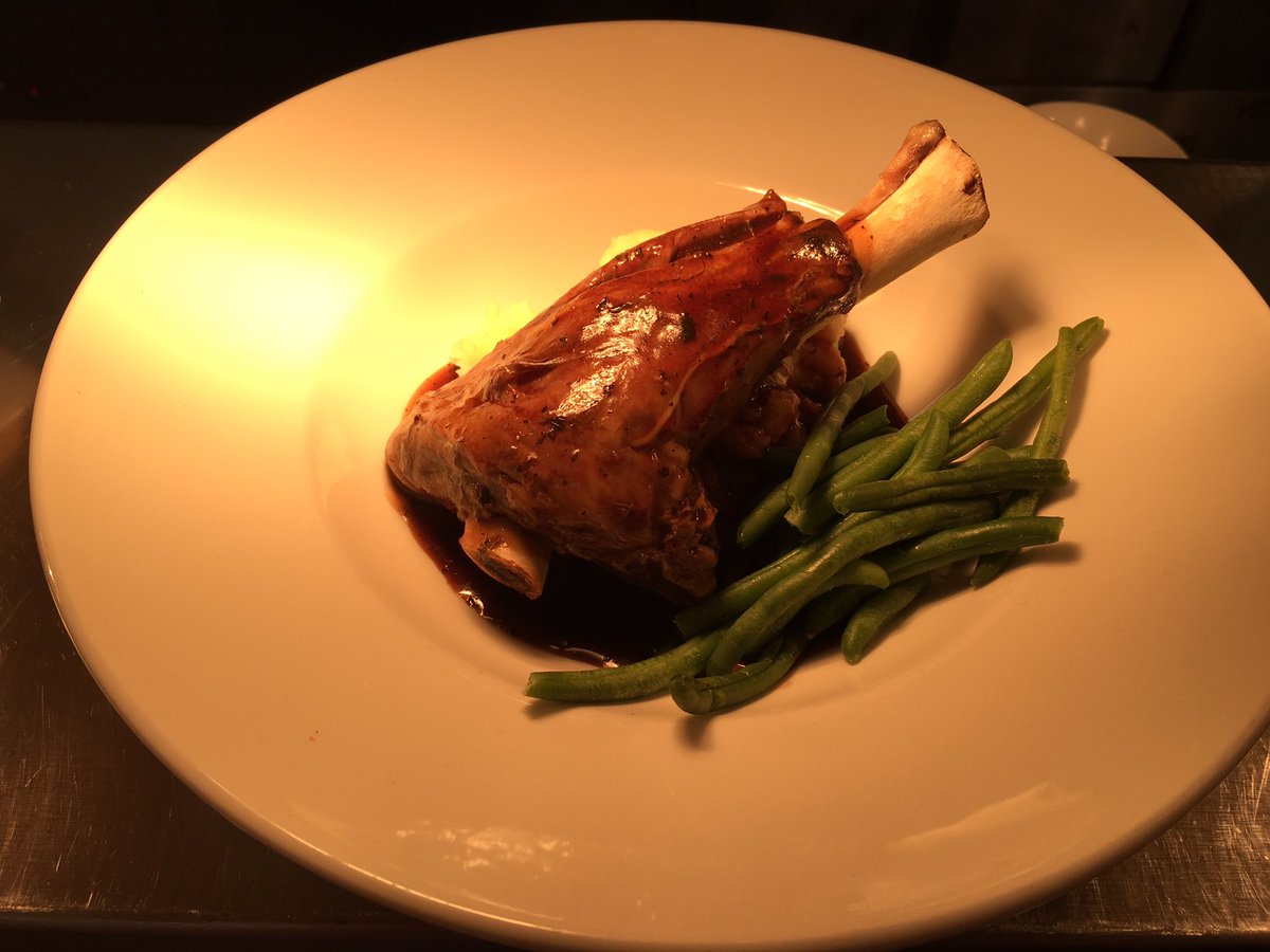 Lamb shank served with fresh runner beans. #newmenu #Autumn16 #yum #brewersfayre <a href="/alastairhope/">Alastair Hope</a> <a href="/SpencerGraydon/">Spencer Graydon</a>
