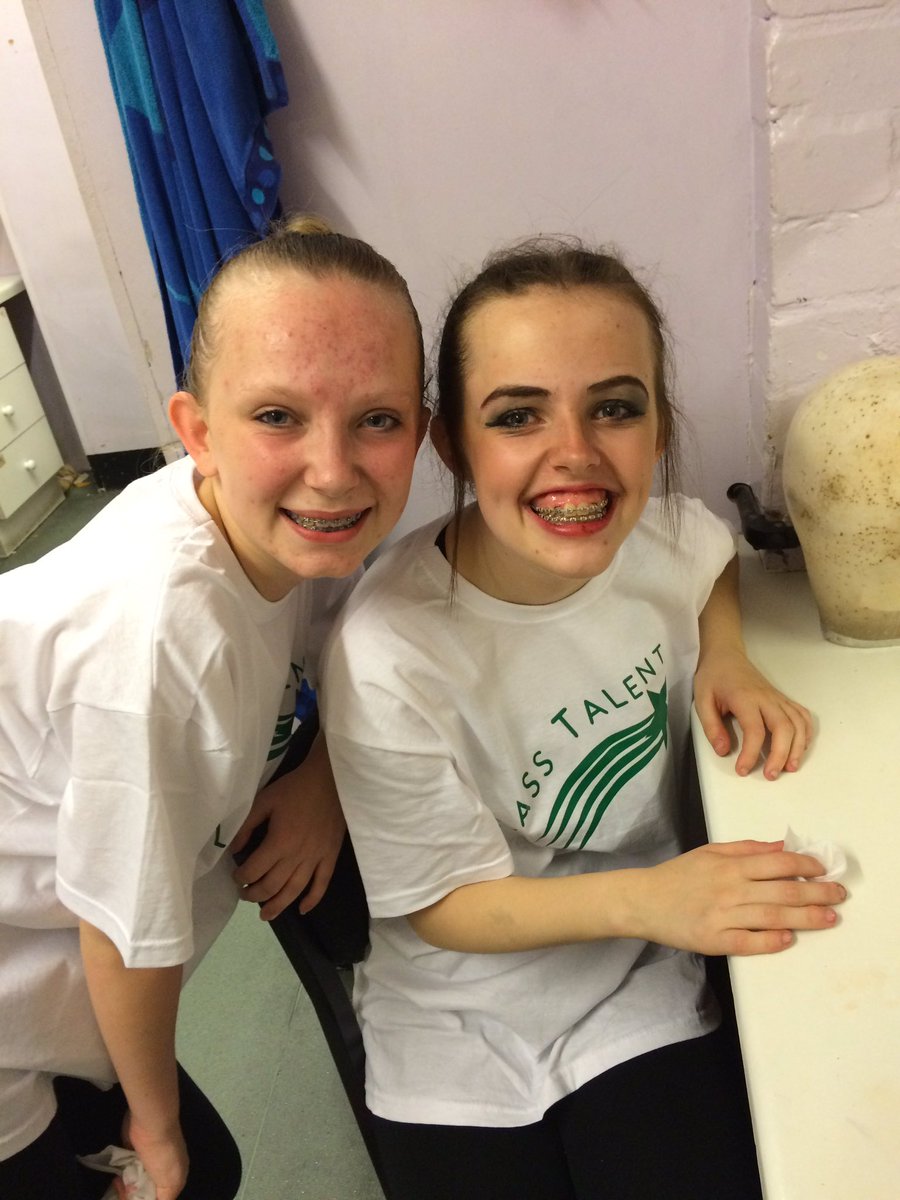 Dancerama1's tweet photo. #dancerama family more London pics 🎭🎤👍 https://t.co/oOV0EUqocp