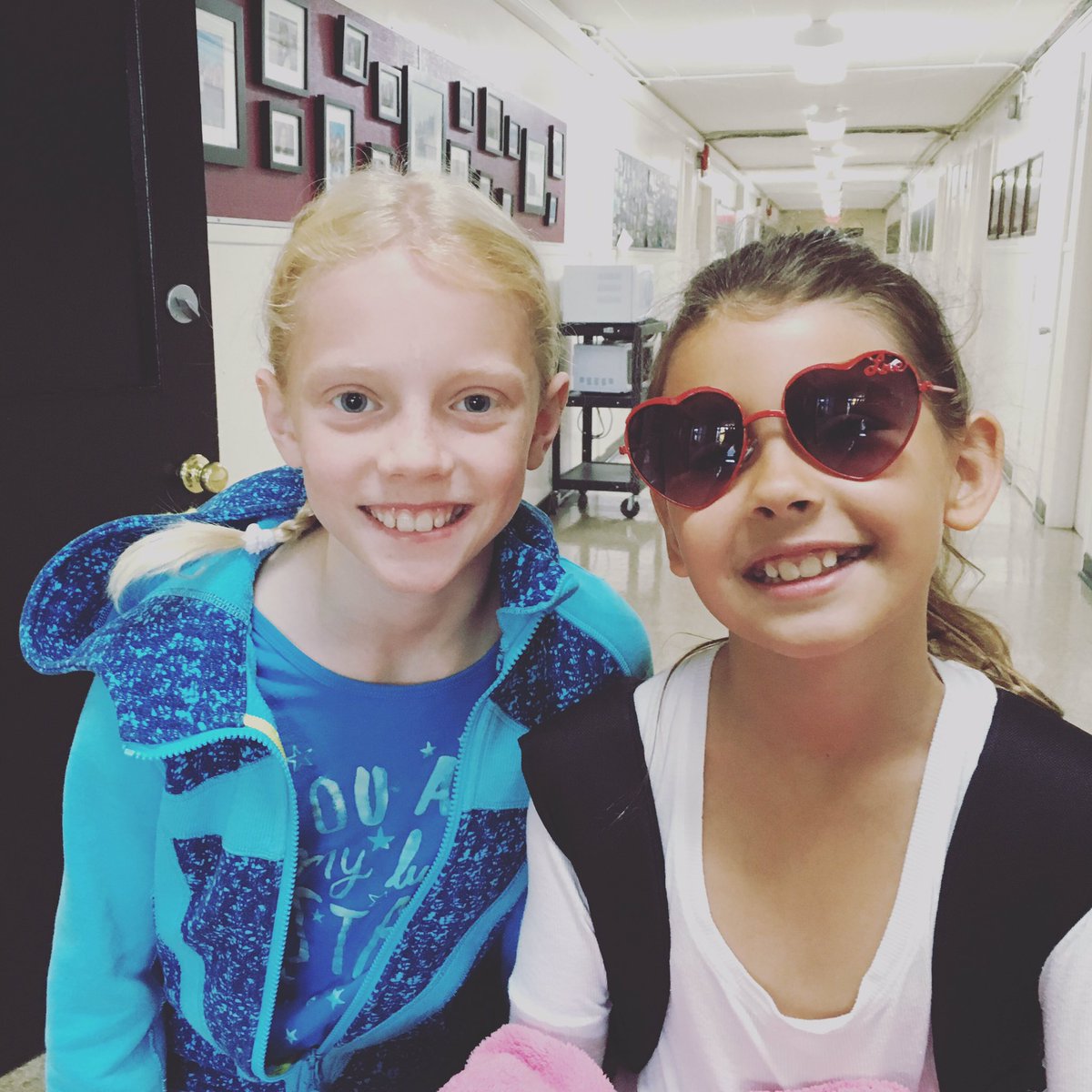 petropoulos9's tweet photo. Elementary Camp Orientation #rundleacademy https://t.co/1BTn09hjel
