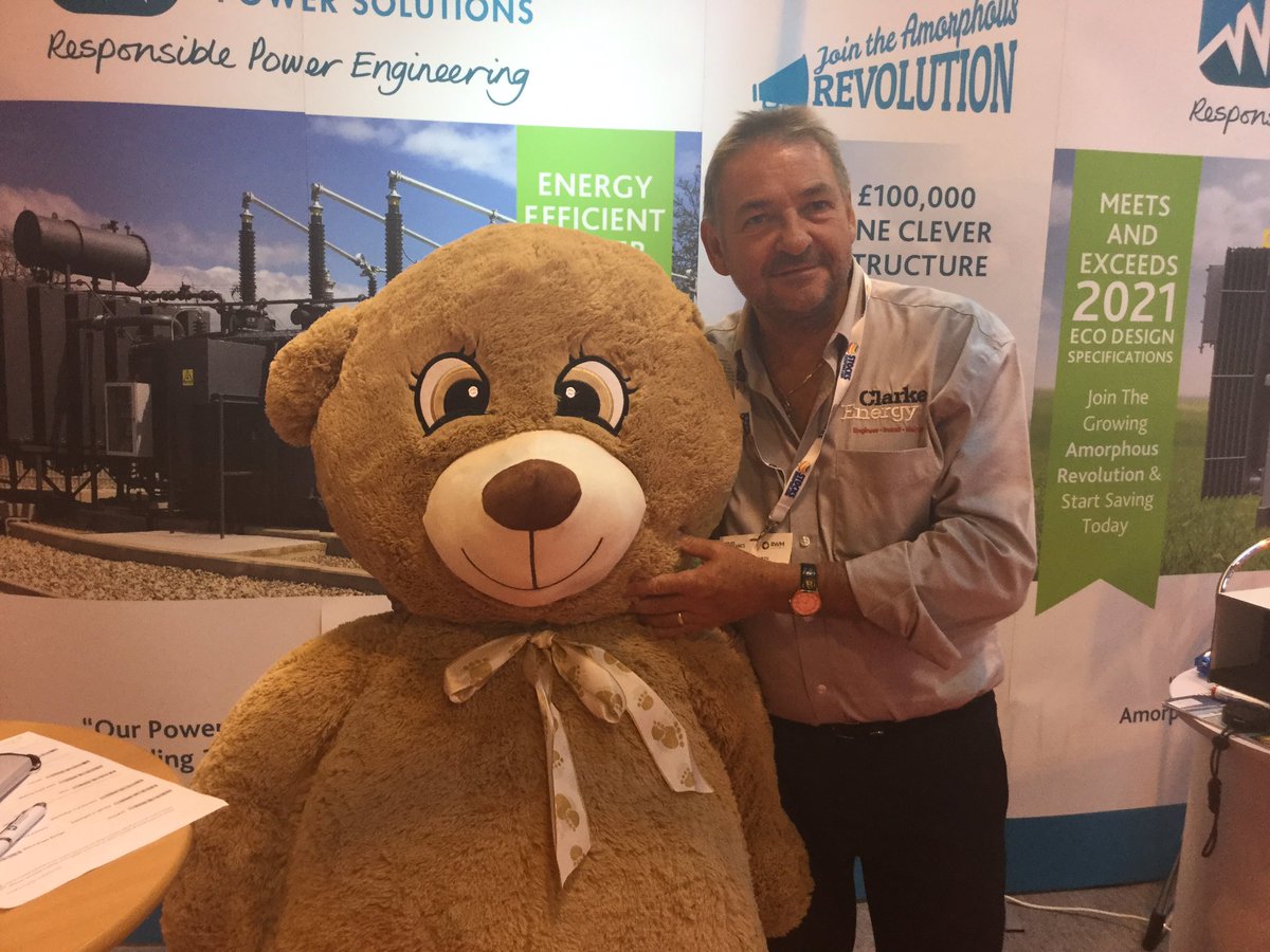 wilsonpoweruk's tweet photo. Our winner Phil Howarth @ClarkeEnergy with his prize! #energyevent16 #RWM2016 @RWM_with_CIWM https://t.co/1OG5IKcdO3