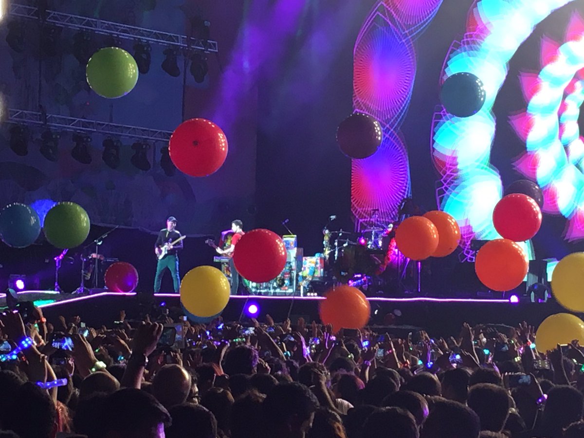 jorgonzalesv's tweet image. Imposible escucharla y no recordar el 05/04/16... :)
#ASFOS #AHFODtour #ColdplayLima